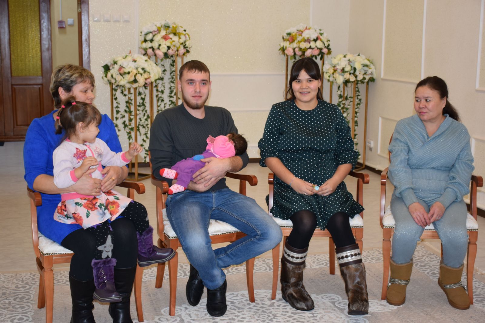 Имянаречение первого рожденного ребенка в 2024 году в отделе по Осинскому и Боханскому районам службы ЗАГС Иркутской области 