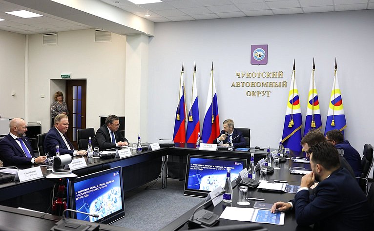 Сенаторы провели встречу с губернатором Чукотского АО Владиславом Кузнецовым