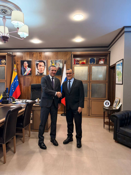 Состоялась встреча Министра иностранных дел Олега Барциц с Чрезвычайным и Полномочным Послом Боливарианской Республики Венесуэла в России и по совместительству в Республике Абхазия Хесусом Рафаэлем Саласаром Веласкесом