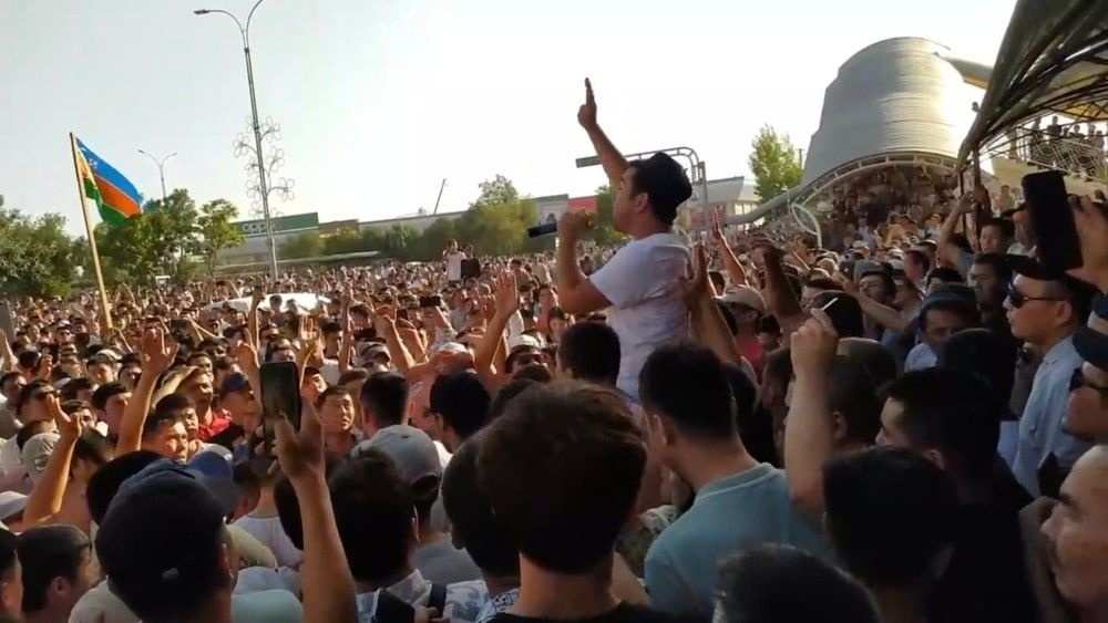 Парламент Узбекистана принял поправки о «нежелательных иностранцах»