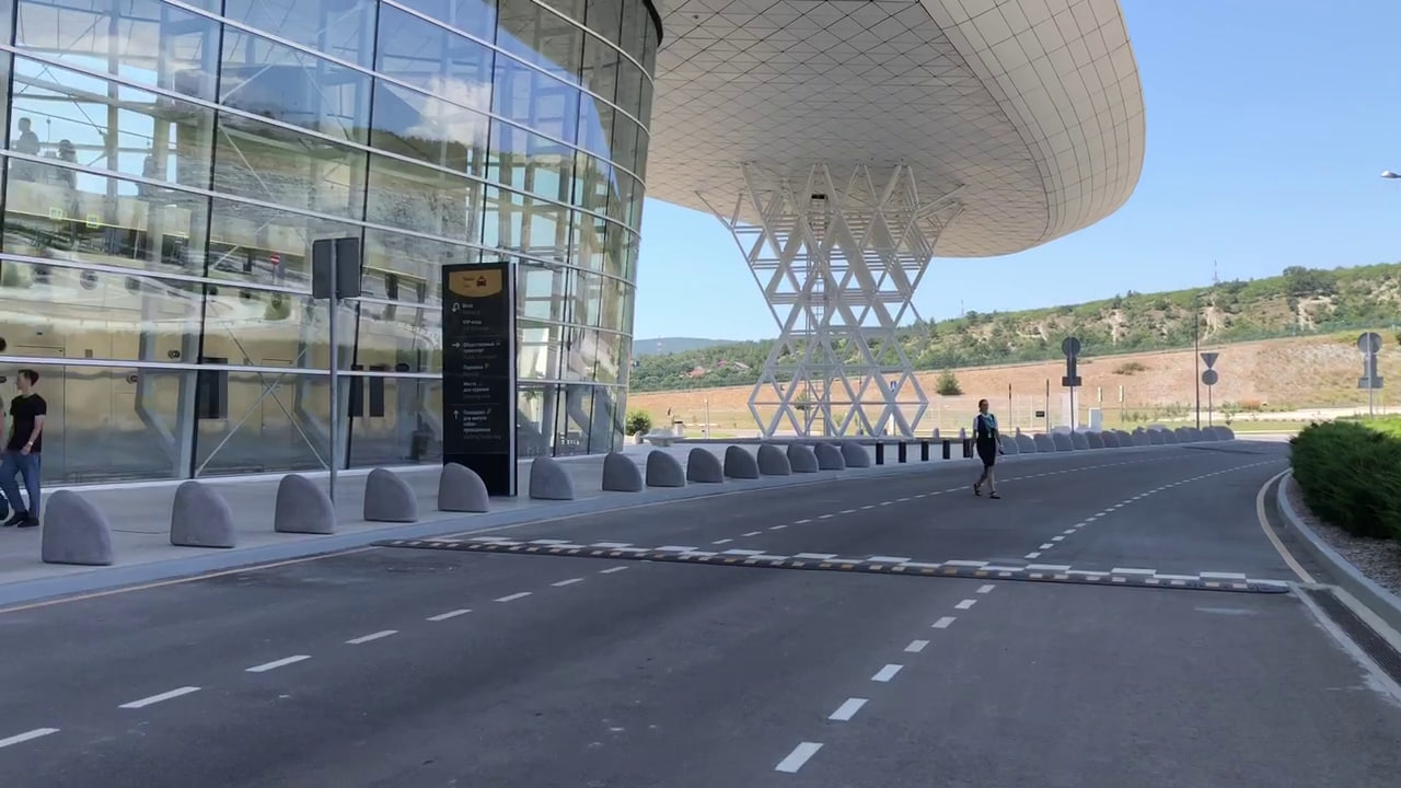 Авиакомпания Smartavia возобновила рейсы из Санкт-Петербурга в Геленджик