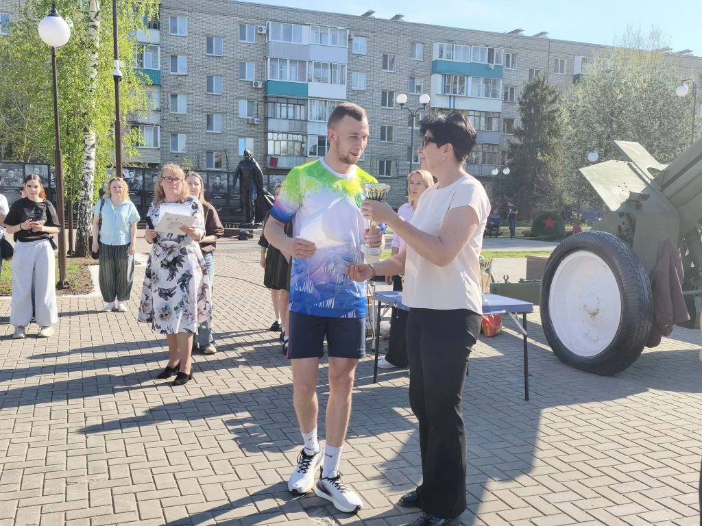 Сегодня у Обелиска состоялась ежегодная легкоатлетическая эстафета, посвящённая Дню Победы