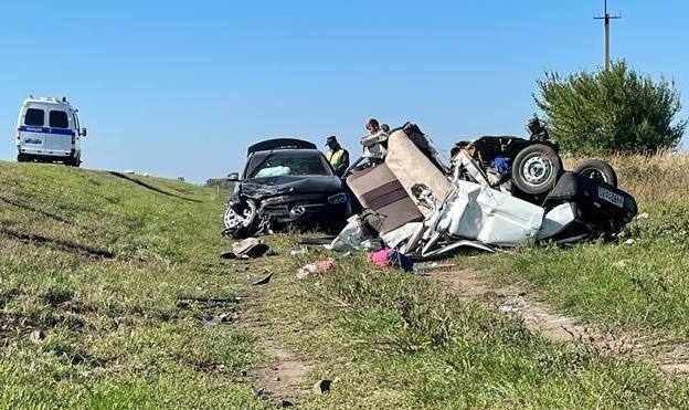 Сирена в таганроге сейчас 10 апреля. Авария на трассе Таганрог Ростов. Авария на Таганрогской трассе. ДТП на трассе Ростов Таганрог.