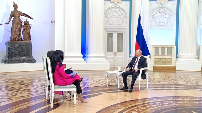 Интервью телеканалам Aaj Tak и India Today