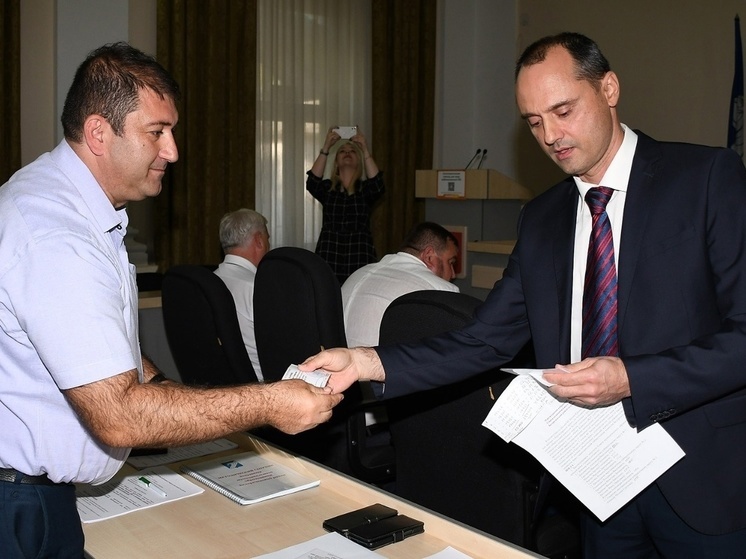  В Белореченском муниципалитете прошла первая сессия обновленного районного Совета