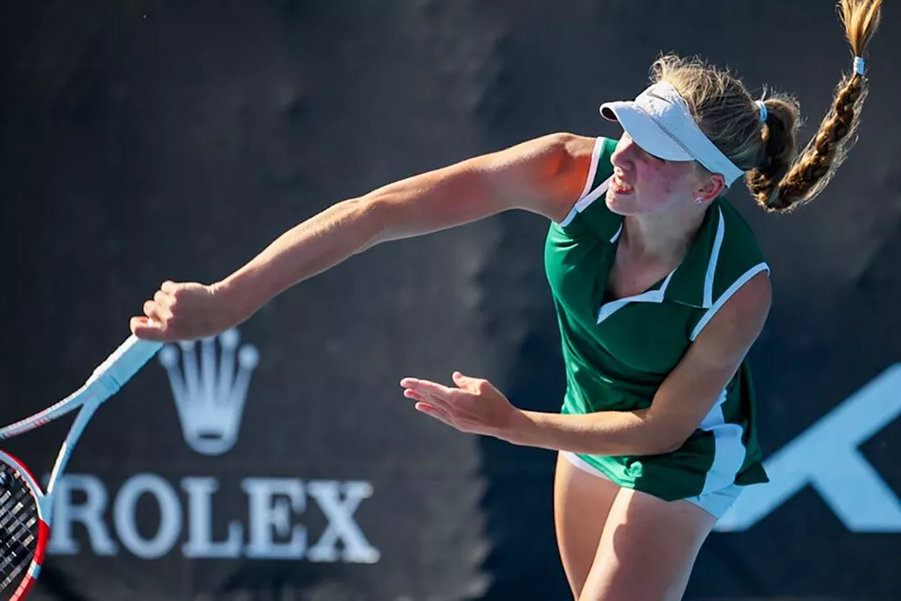 Мирра андреева и алина корнеева. Теннисистка алина корнеева теннис. Корнеева андреева австралиен опен финал. Теннис алины. Алина андреева теннис.