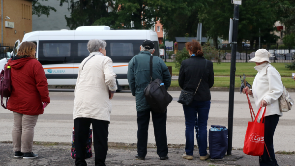 Покатались и хватит: в Латвии отменяются бесплатные автобусы (список маршрутов)