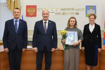 Фото 1. Орловцы отмечены наградами за помощь фронту