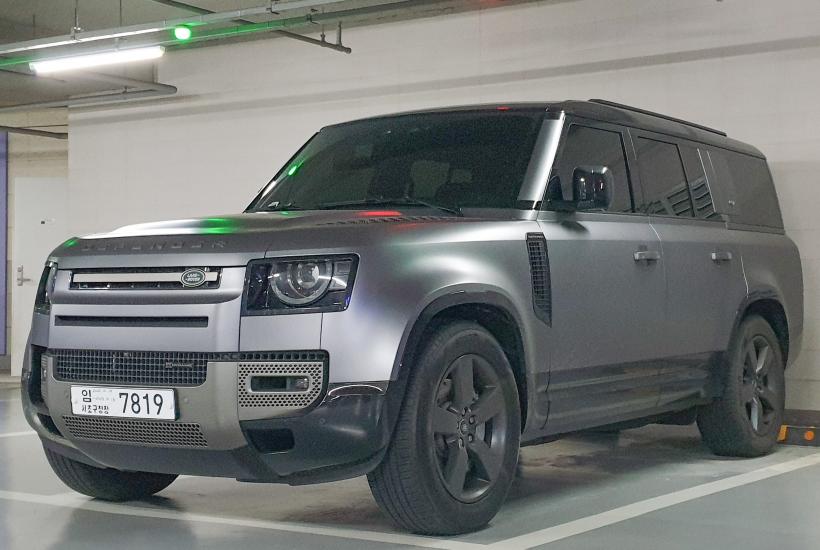 Land Rover Defender 130 Outbound