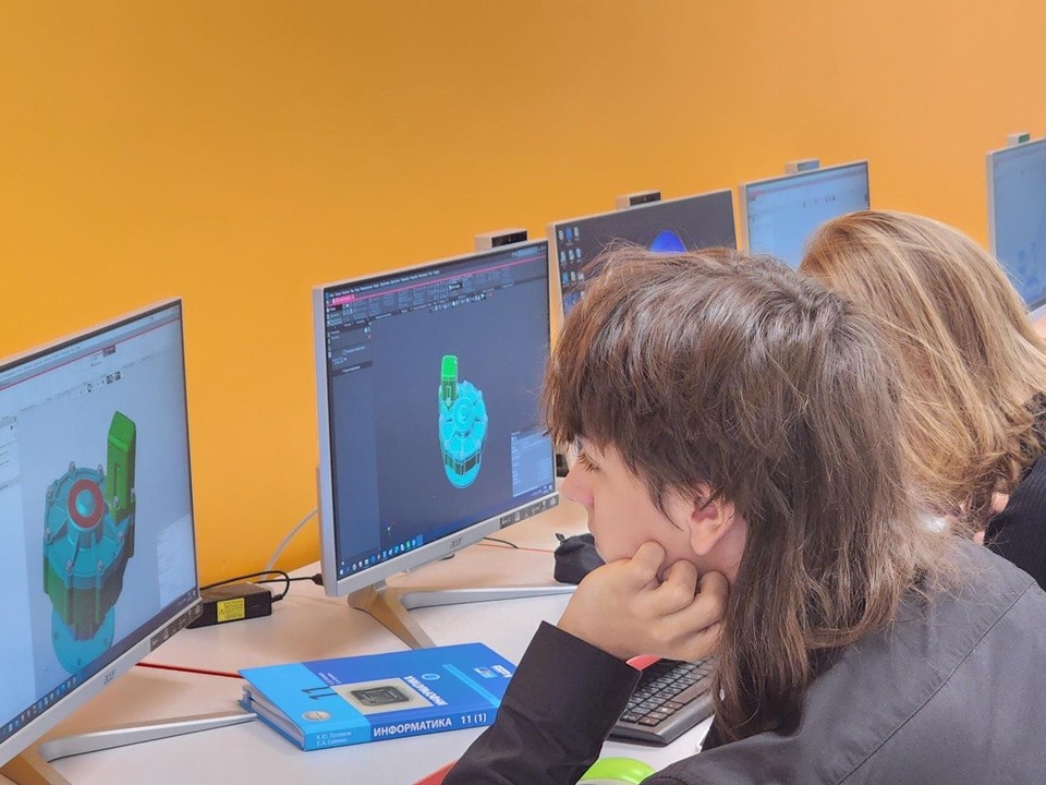 Протвинский центр «Точка роста» превратил уроки информатики в кузницу технологических талантов