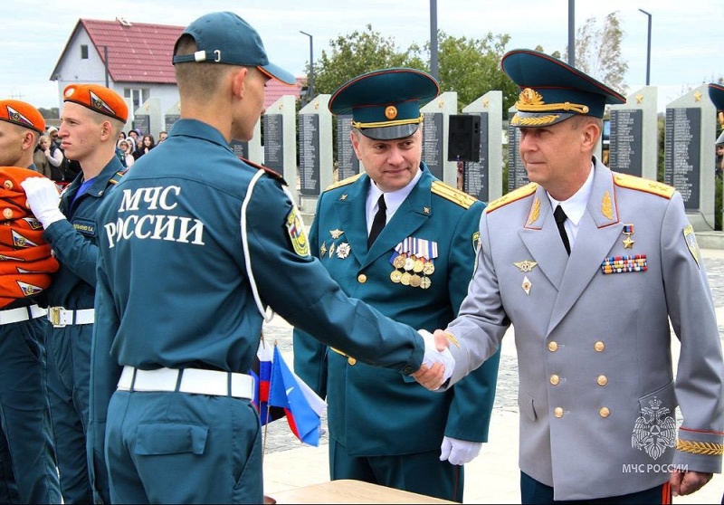 Службе — присягаем, долг — исполняем: курсанты-спасатели первого курса Донецкого института ГПС МЧС России дали клятву на верность Отечеству