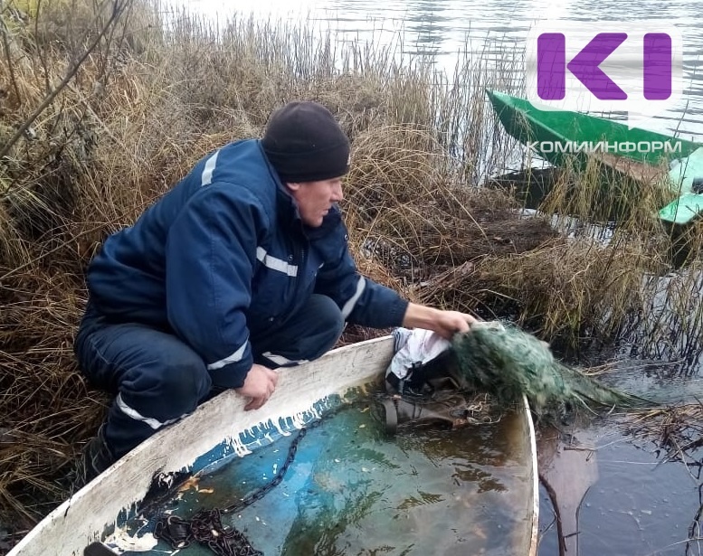 В Корткеросском районе нашли заведенную моторную лодку без водителя 