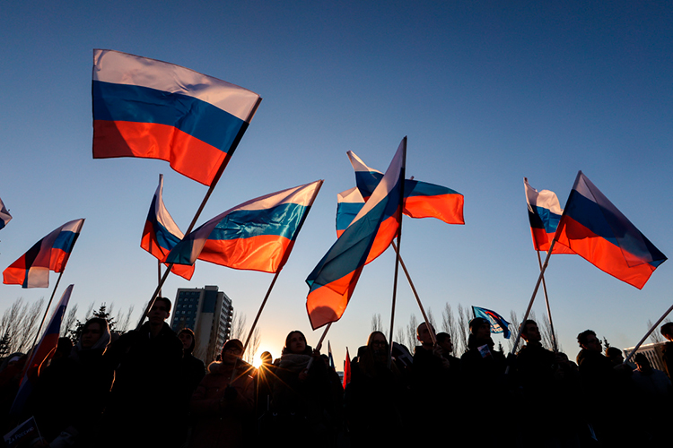 «Без идеологического стержня великие державы не строятся, а когда они его теряют, то разваливаются»