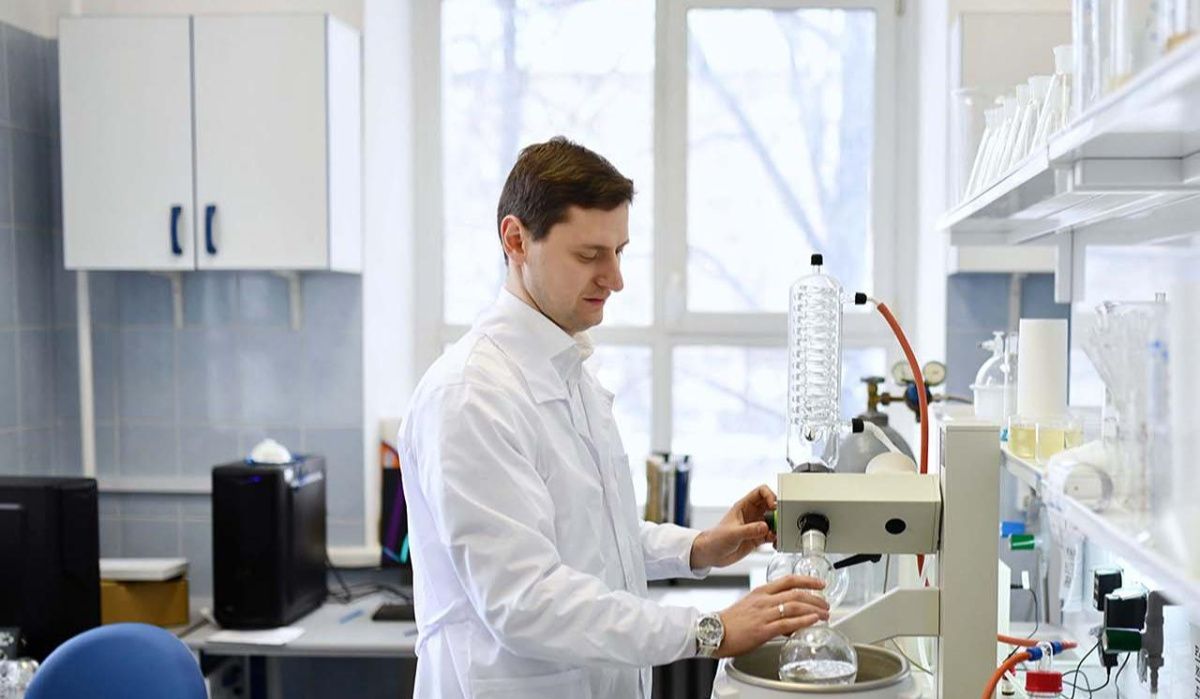 значок молодой ученый минобрнауки. молодой ученый. молодой ученый минобрнауки. научный сотрудник. медицинские специальности в вузах.