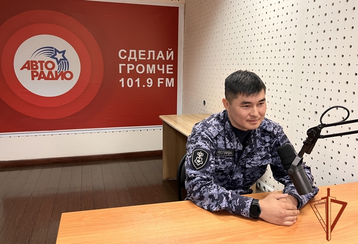 Офицер вневедомственной охраны стал гостем на радио