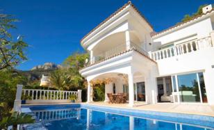 Красивая вилла с бассейном и видом на море, Альтеа, Испания за 780 000 €