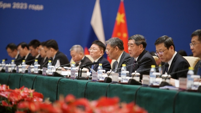 Дмитрий Чернышенко совместно с вице-премьером Госсовета КНР Хэ Лифэном провели в Пекине 27-е заседание Российско-Китайской комиссии по подготовке регулярных встреч глав правительств