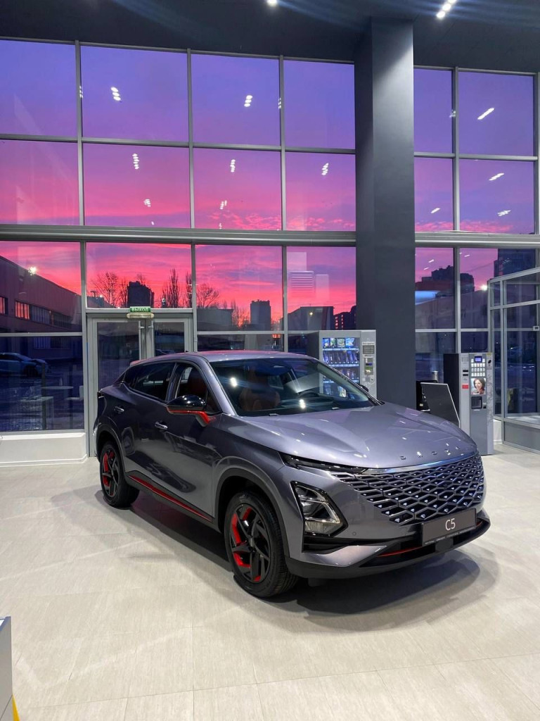 Фастбэк кроссовер Omoda c5