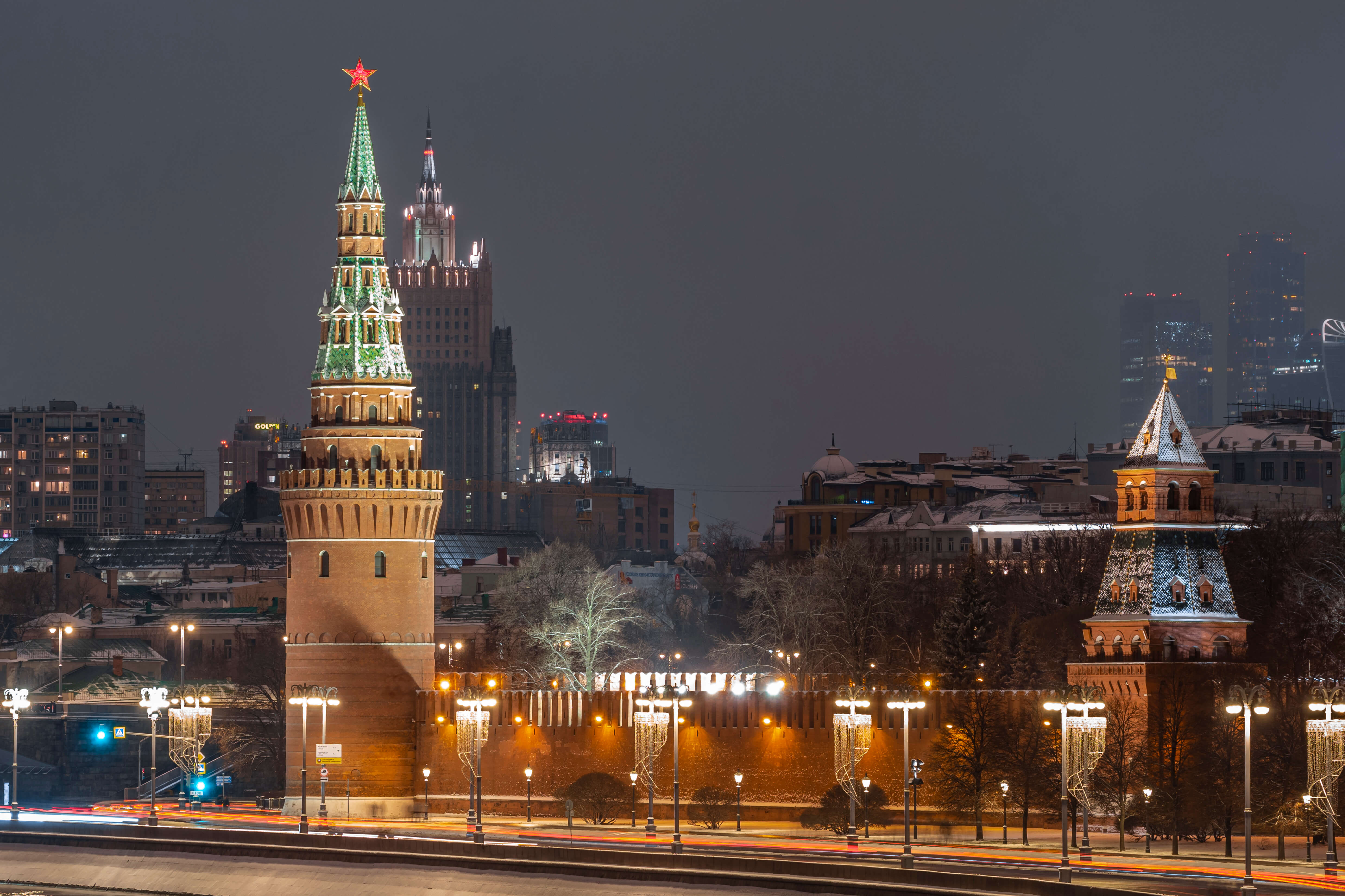 Кремль попали. Кремль февраль. Москва в марте.