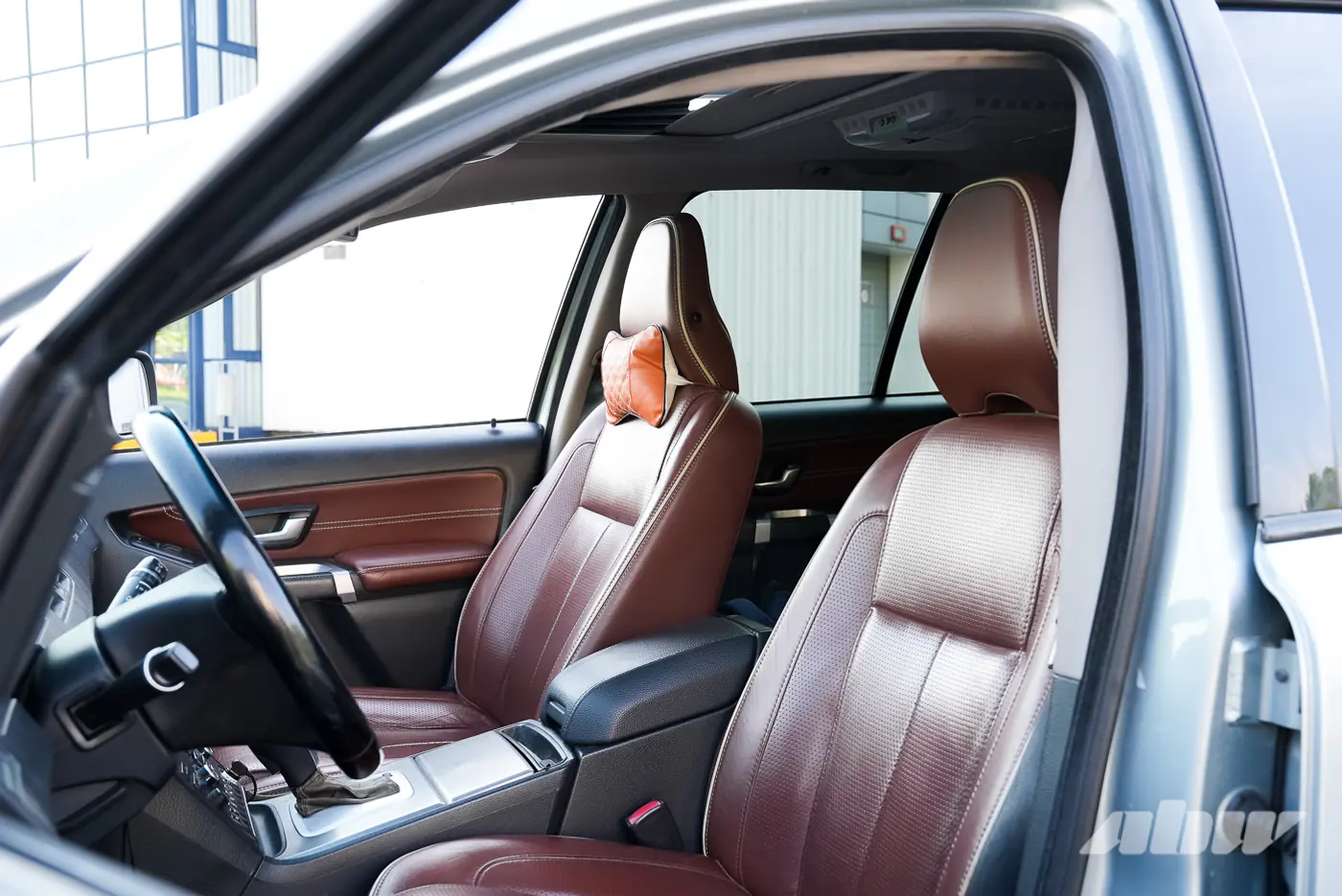 «Эта машина провоцирует своей мощностью»: история редкого Volvo XC90 с мотором V8