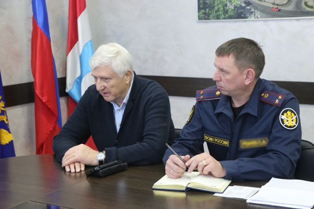 Начальник УФСИН России по Омской области Сергей Балдин провел рабочую встречу с руководителем ООО «Омский электродный завод» Владимиром Кучеренко
