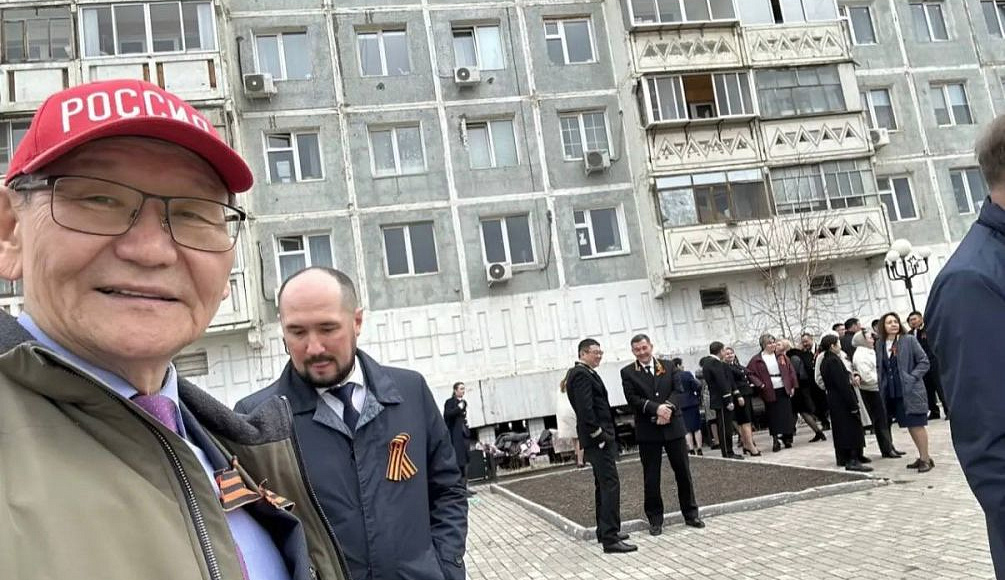 Юридическое сообщество Якутии возложило цветы к мемориалу участникам Великой Отечественной войны в г. Якутске.