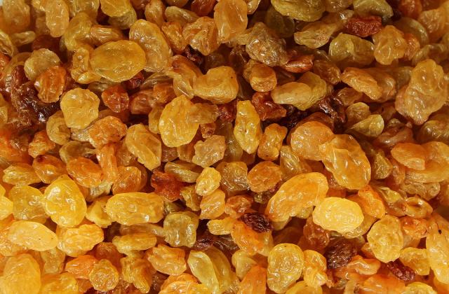 Изюм может стать источником бактерий — эксперты предупредили о рисках