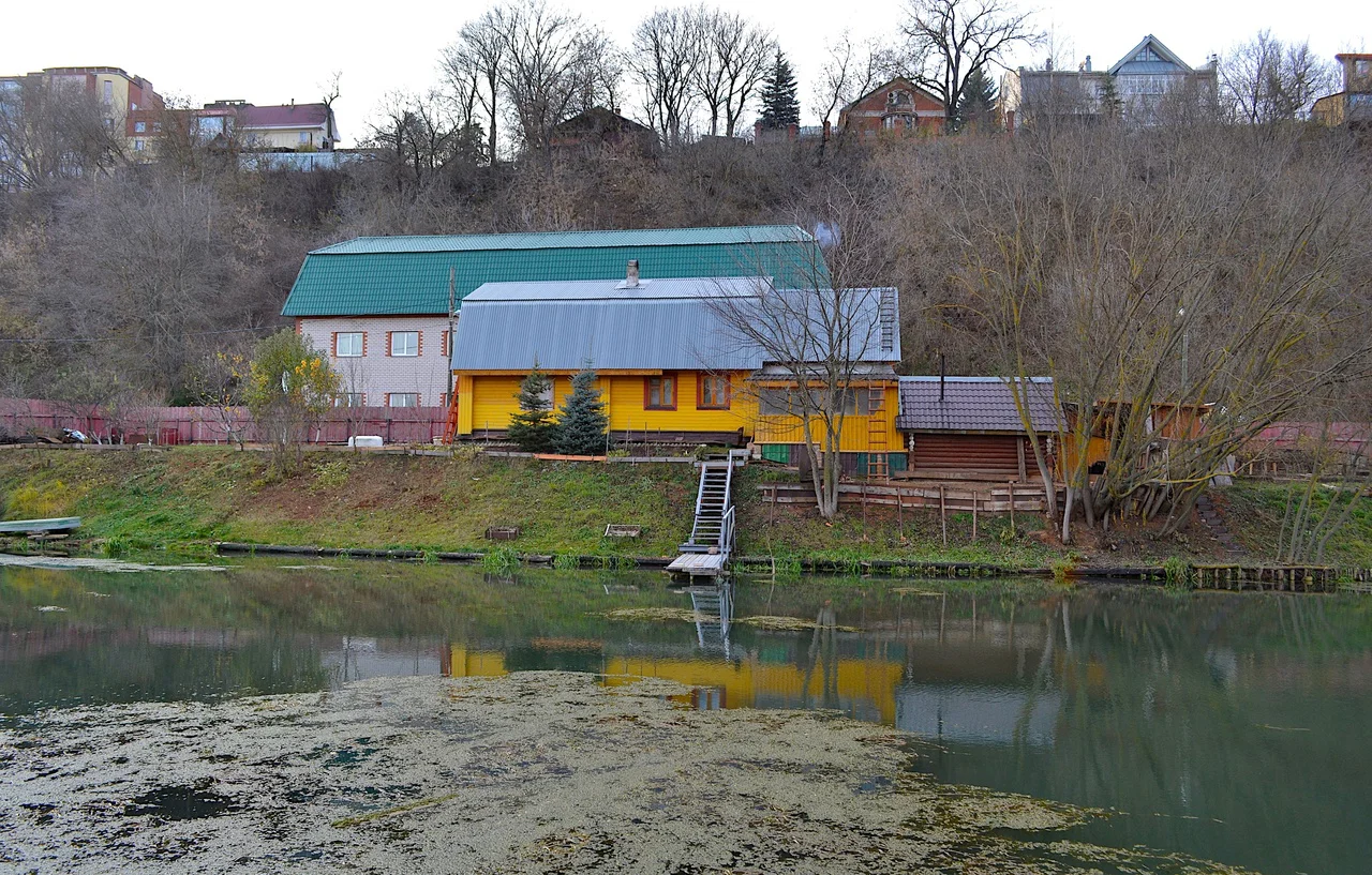 Ежовские родники киров. Кикиморская гора Киров. Малая гора Киров. Кикиморская гора Киров храм. Ежовские Родники мост.