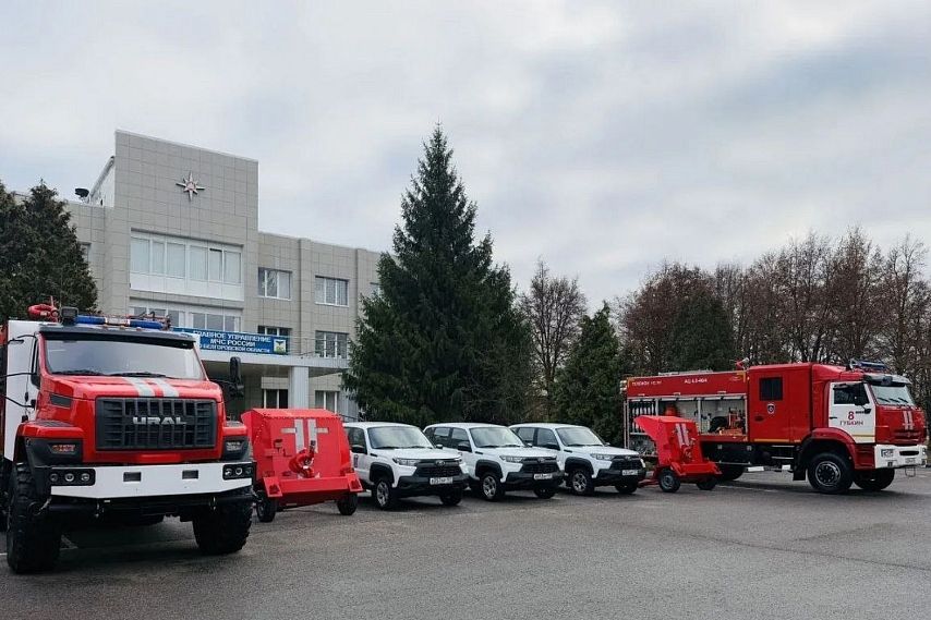 Старооскольским пожарным передали бронещит