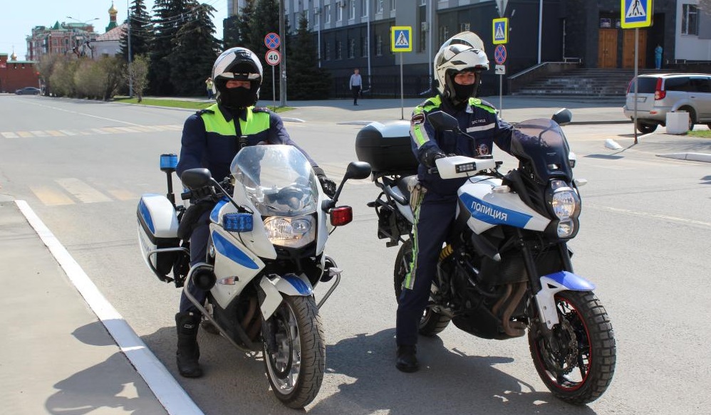 Автоинспекторы на мотоциклах несут службу на дорогах Марий Эл