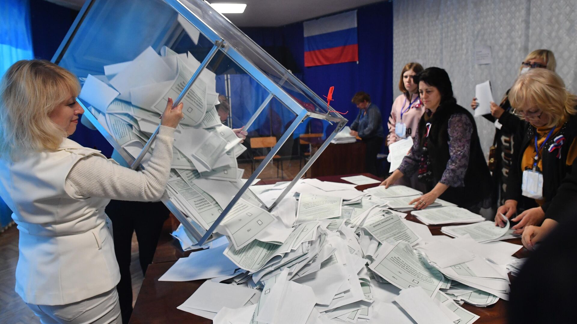 Проголосовали за присоединение. Референдум в ДНР 2022. Выборы фото. Референдум в Запорожской области. Подсчет голосов референдум.