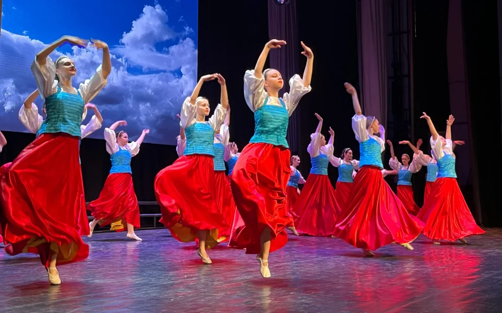 Губернатор Брянской области поздравил земляков с Днём России и призвал к единству