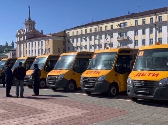 В Бурятию поступило 16 новых школьных автобусов