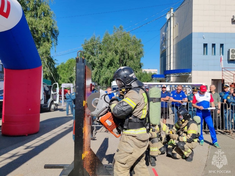 Названы лучшие газодымозащитники России