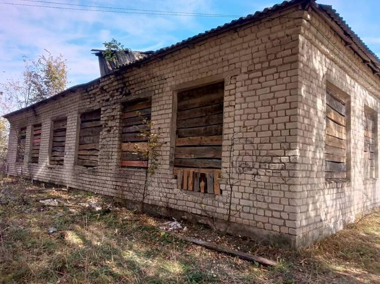 Опасную заброшку закрыли в Барятинском районе