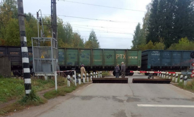 В Заксобрании обсудили проблему ж/д переезда в Радужном