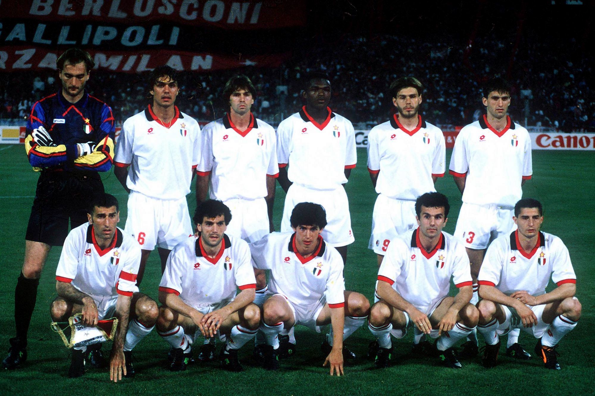 Игроки AC Milan в форме бренда Lotto на финале Лиги Чемпионов 1994 года