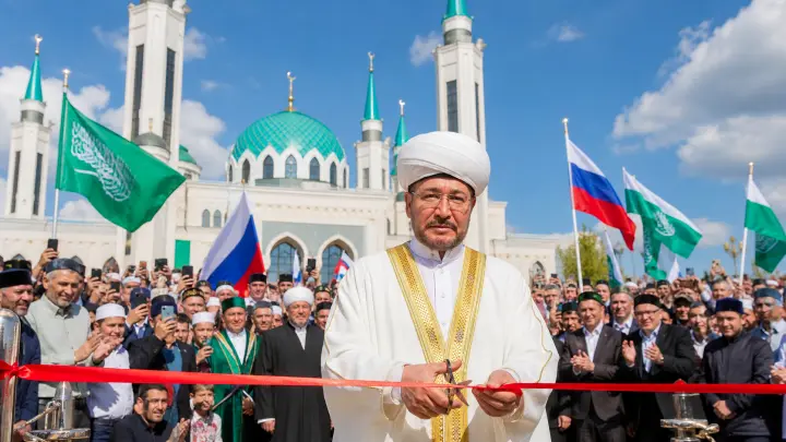 ДУМ РФ пошла против исламских авторитетов. Источник сообщил важные подробности