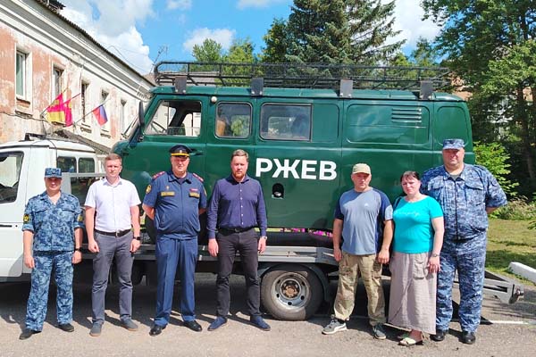 Сотрудники и ветераны ржевских учреждений УФСИН России по Тверской области передали автомобиль для нужд СВО