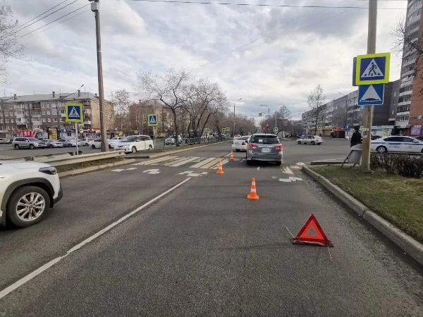 В Братске водитель «Тойота Виш» сбил двух подростков на электросамокате
