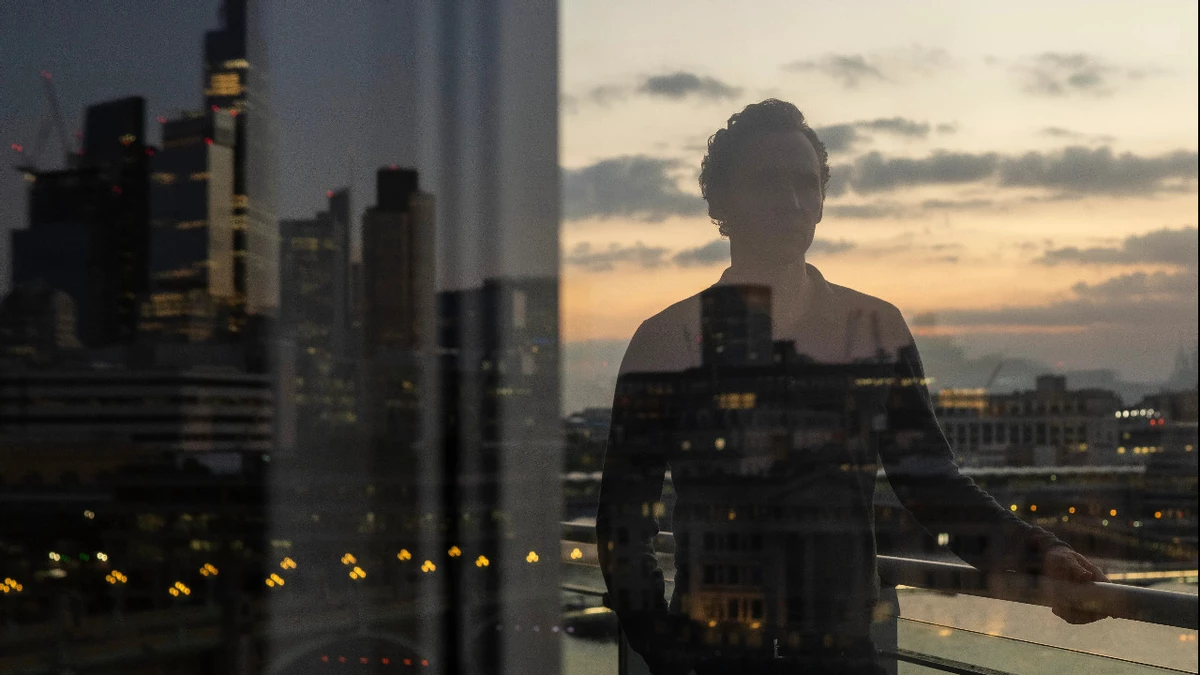 Хиддлстон из МИ-6 отправится в Колумбию — тизер-трейлер второго сезона «Ночного администратора»