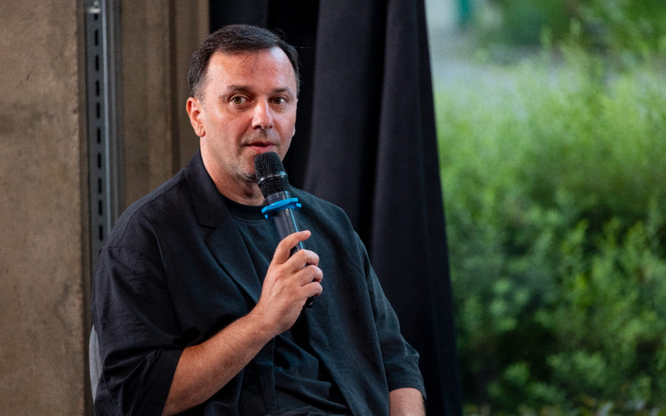 Дмитрий Михеев, основатель бренда премиальных строительных материалов «АрхитектурНО» и ведущий одноименного медиапроекта, посвященного архитектуре и бизнесу