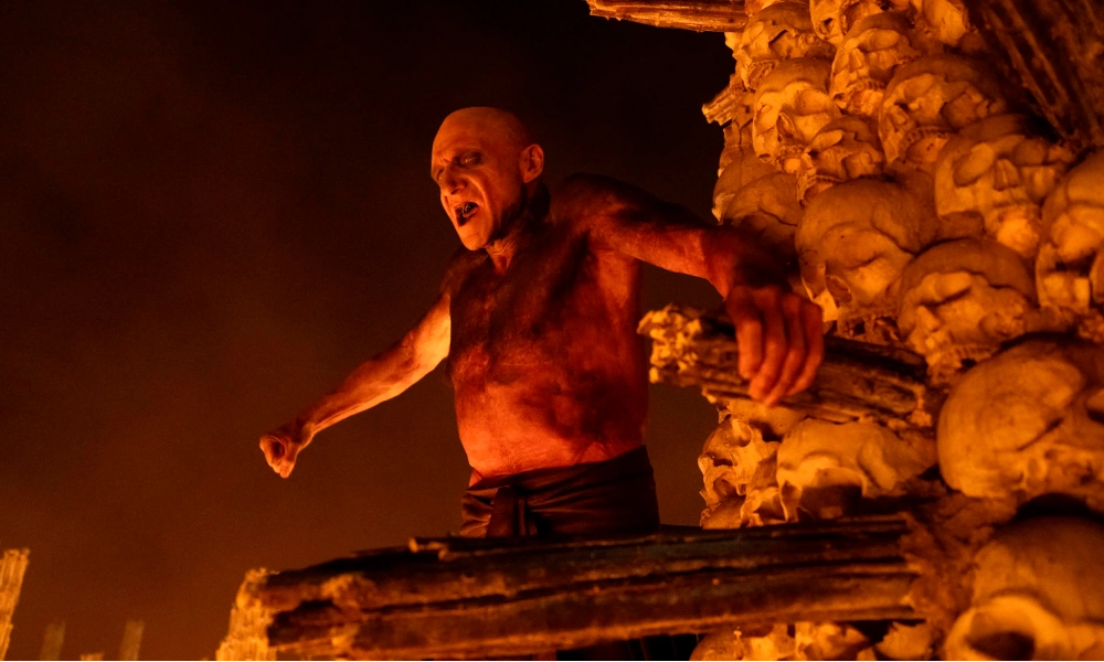 «28 лет спустя: Храм костей»: Краткий курс по дрессировке зомби от Рэйфа Файнса