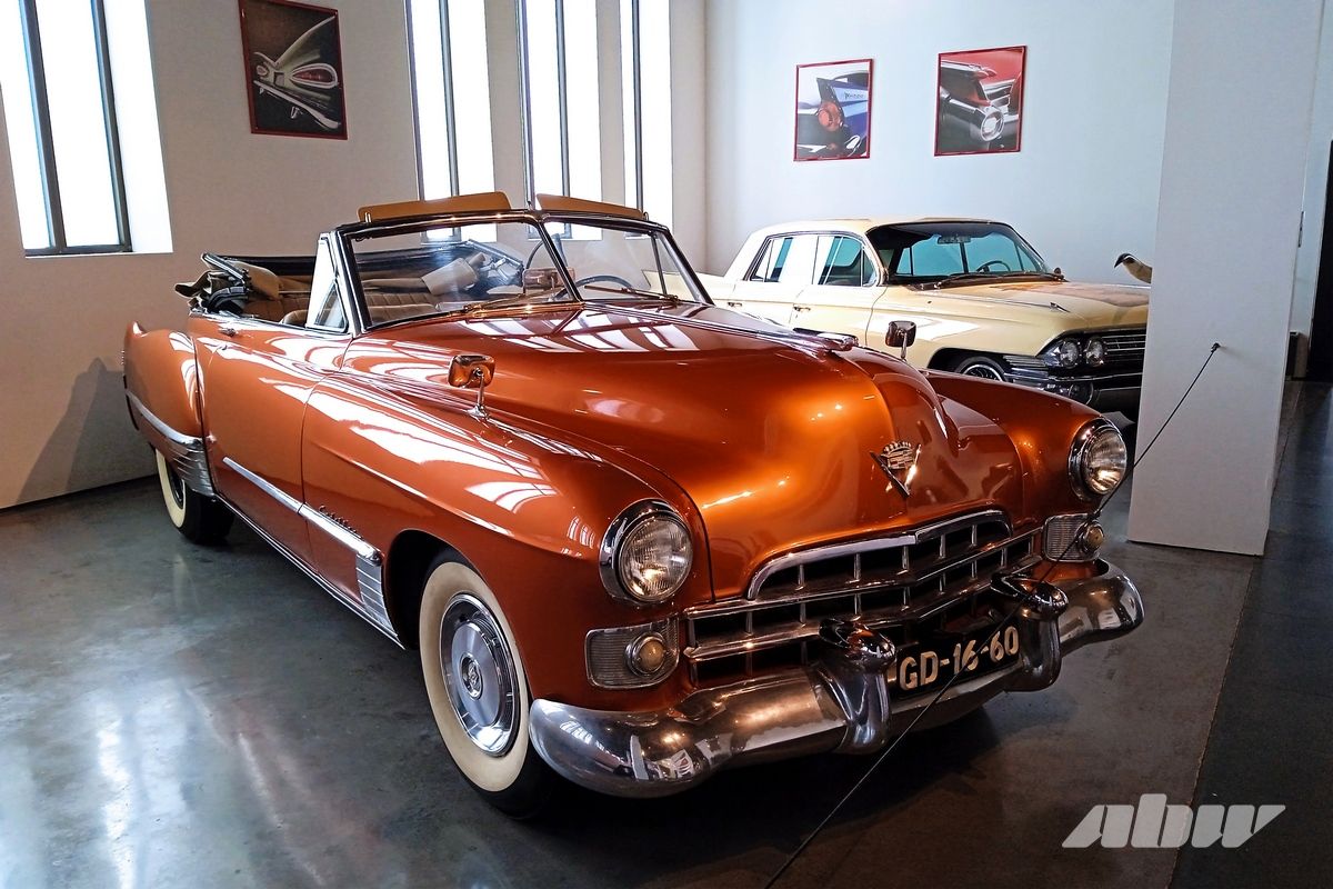 Стиль, мода и ретроавтомобили музея в испанской Малаге: часть вторая