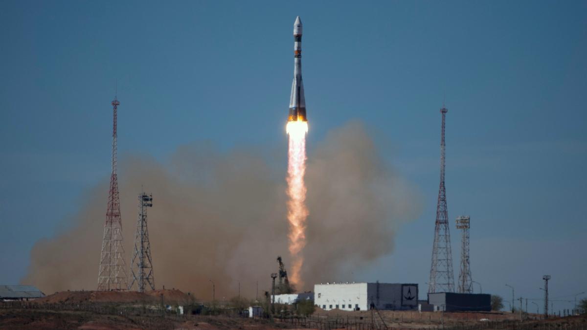 Launch of BION-M1 on Sojuz