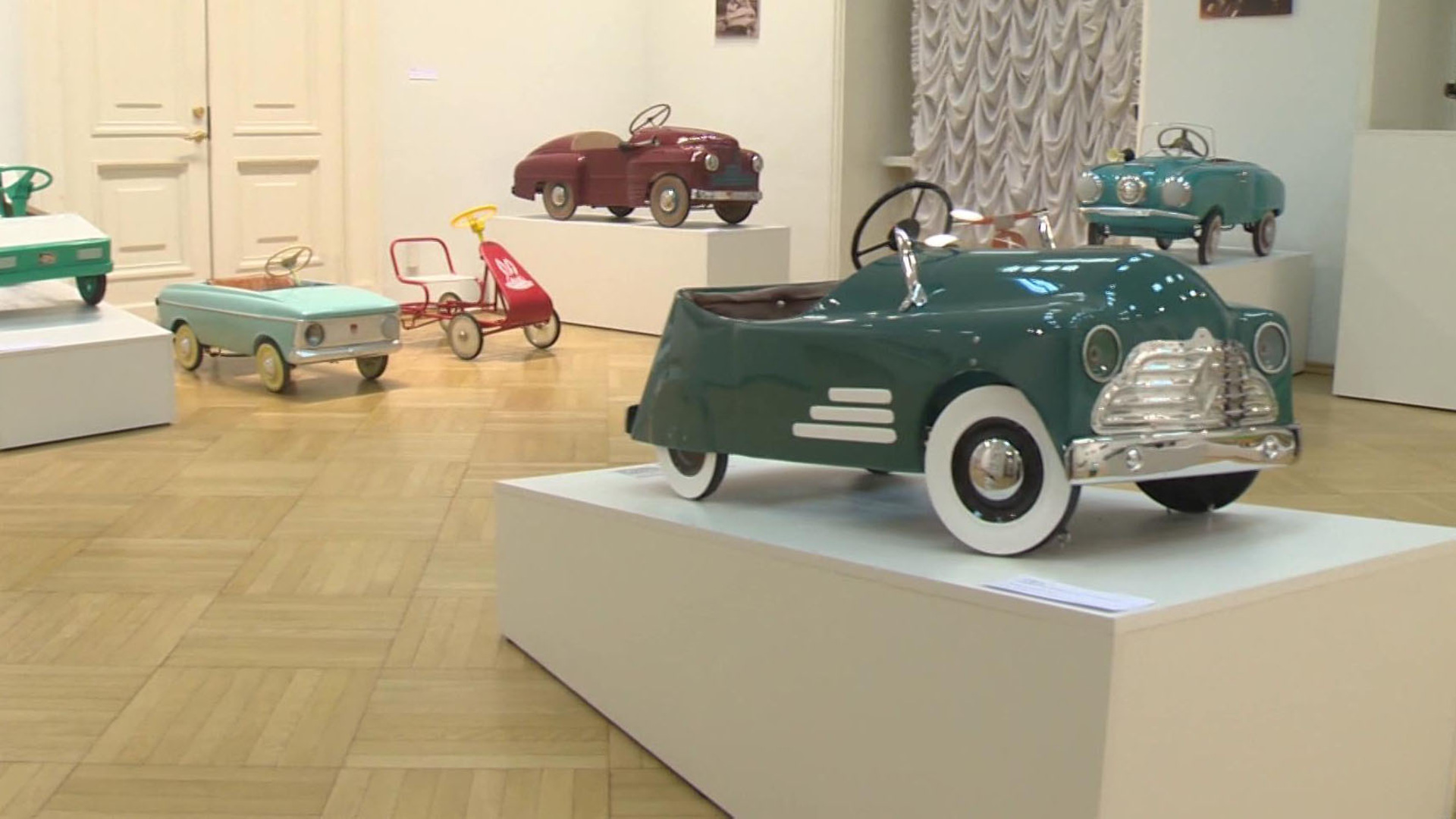 Выставка советских педальных автомобилей проходит в Русском музее
