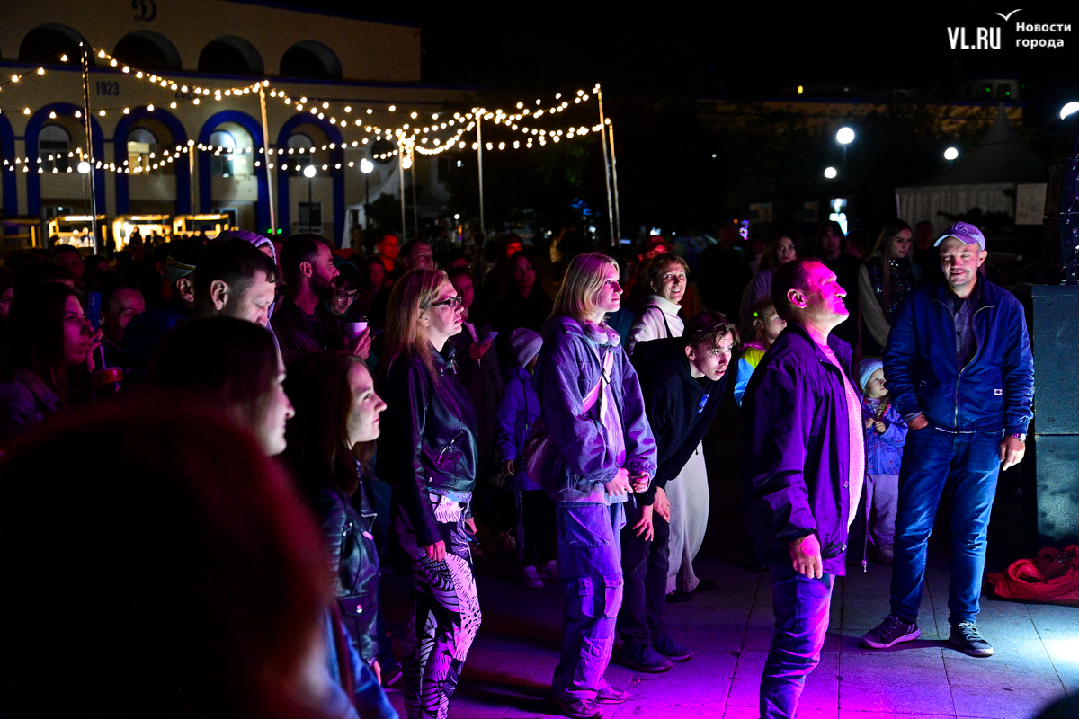 Фестиваль «здесь и сейчас. Культурный центр новослободский. Арт объекты в москве. Фестиваль здесь. Фестиваль здесь.