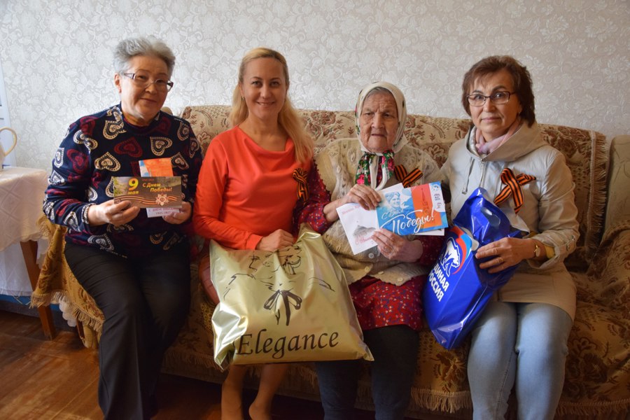 В канун Дня Победы труженик тыла Алефтина Воронова отметила 90-летний юбилей