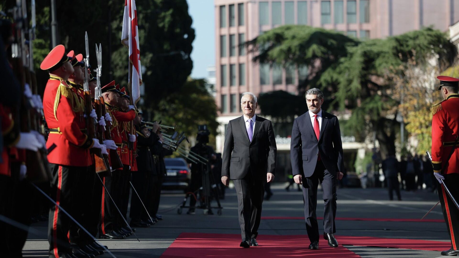 Встреча президента Грузии Михаила Кавелашвили и президента Армении Ваагна Хачатуряна в Тбилиси - Sputnik Грузия, 1920, 19.11.2025