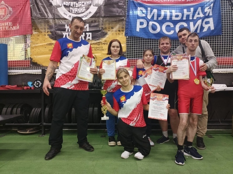 Спортсмены из Серпухова победили на Международном Кубке по пауэрлифтингу